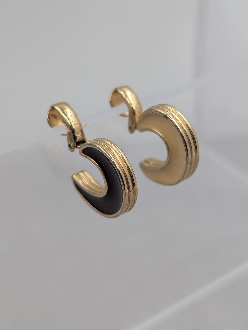 Avon Shades of Fashion Reversible Brown Beige Enamel Clip Earrings 1978 | M201